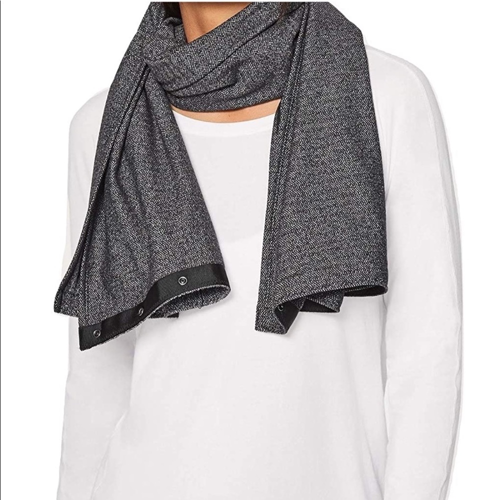 Lululemon Vinyasa Scarf